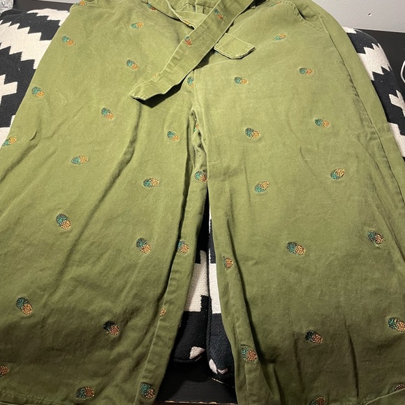 Green pineapple capris - Picture 6 of 7